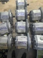 SAUER SUNDSTRAND SAE A Mount 9 Spline Hydraulic Pump SNP2/11 D SC 06 SNP2 NOS