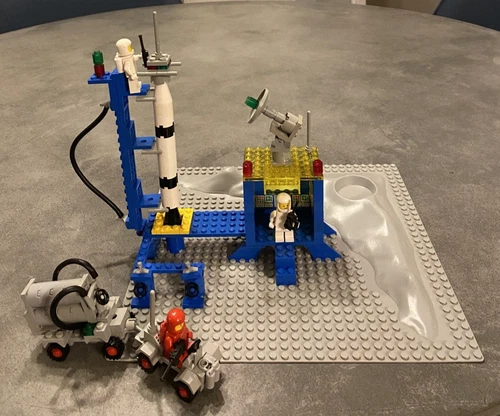 Vintage LEGO Space: Alpha-1 Rocket Base (483) COMPLETE