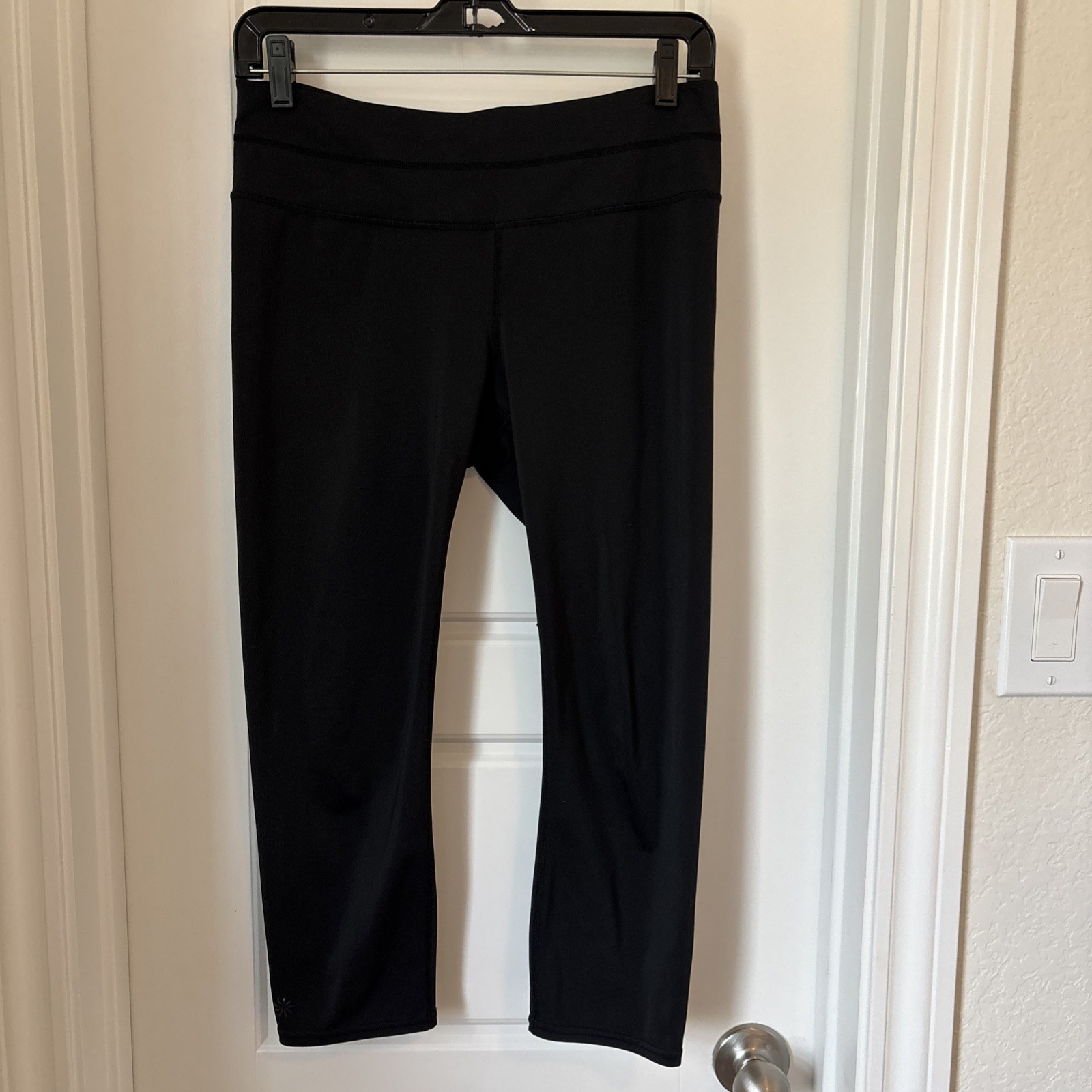Athleta Women's Cropped Black Leggings, Size Medium
