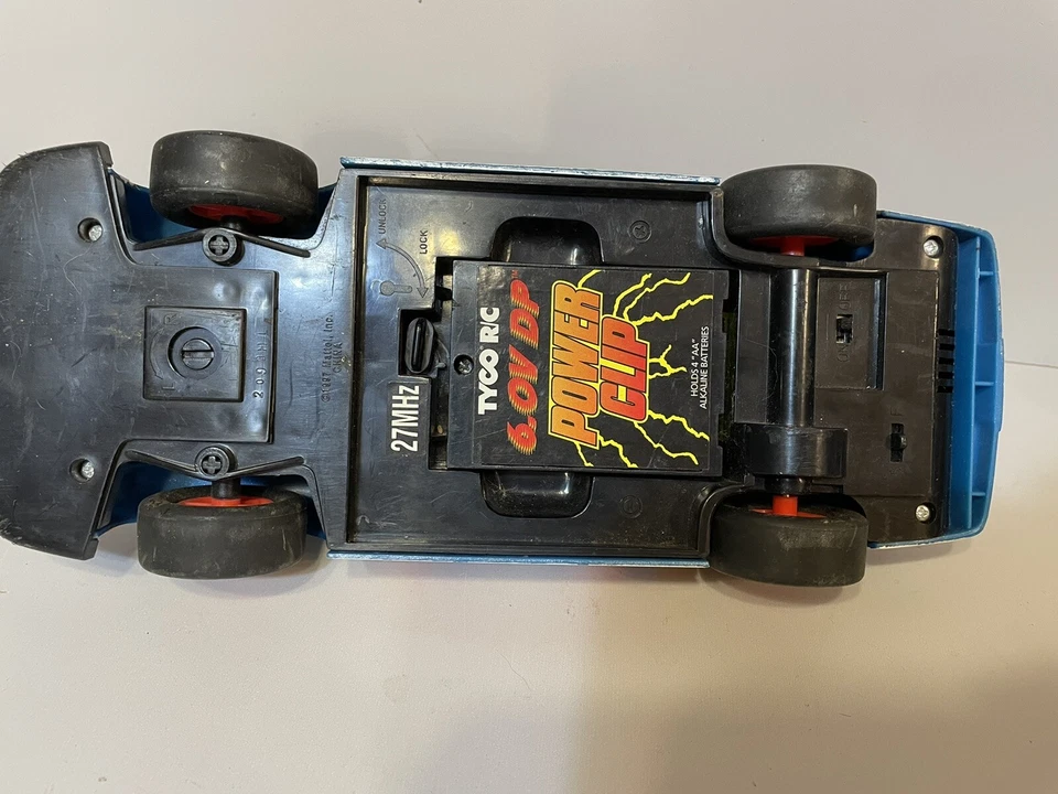 USED 1997 Hot Wheels RC Kyle Petty Stocker Tyco NASCAR Race Remote Control Car - Image 4 of 4