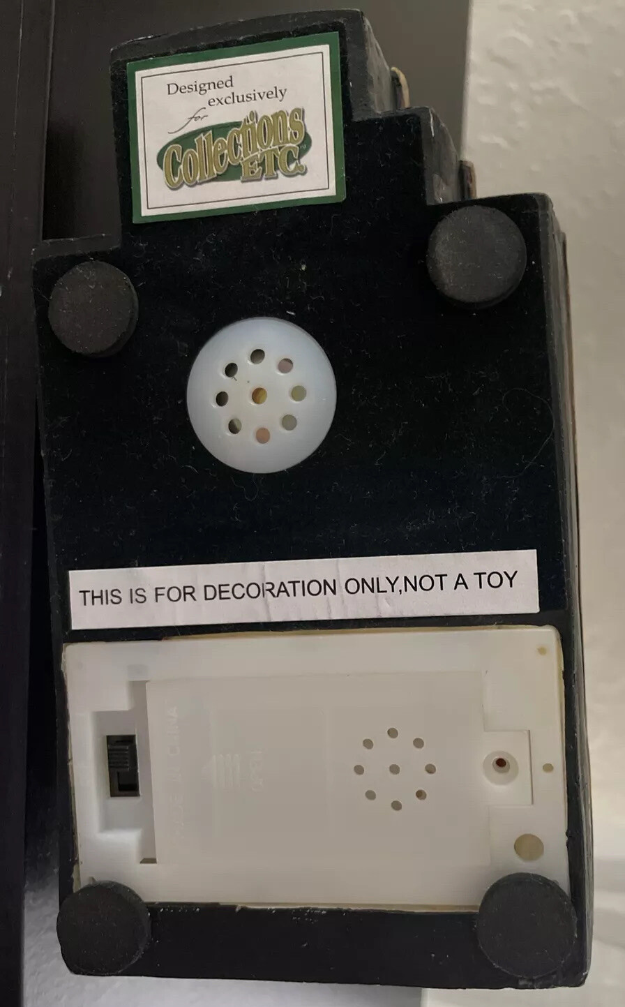 VtgChristmas Elf holding gifts Illuminated  Tunes Santa Claus Is Coming To Town