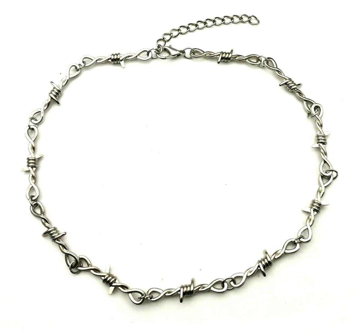 BARBED WIRE NECKLACE | Nove25
