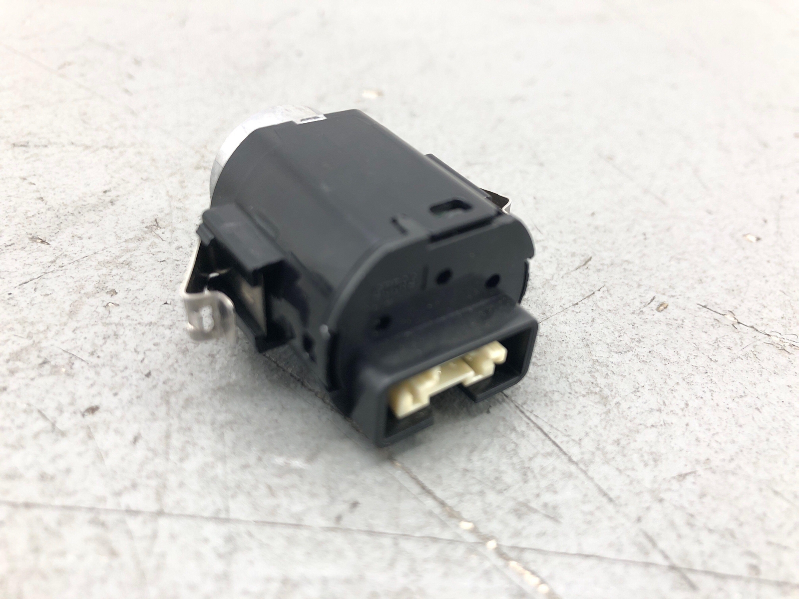 McLaren GT 2020-2023 Front Release switch