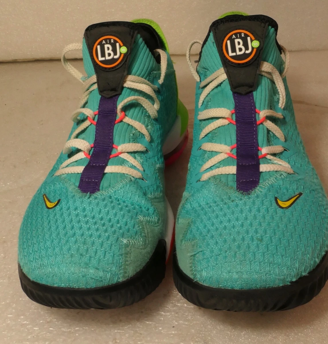 Lebron 16 shop air max 1