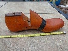 NICE VINTAGE ANTIQUE BELCHER SIZE 9W WOOD FULL SHAPE SHOE MOLD METAL BASE PLATE