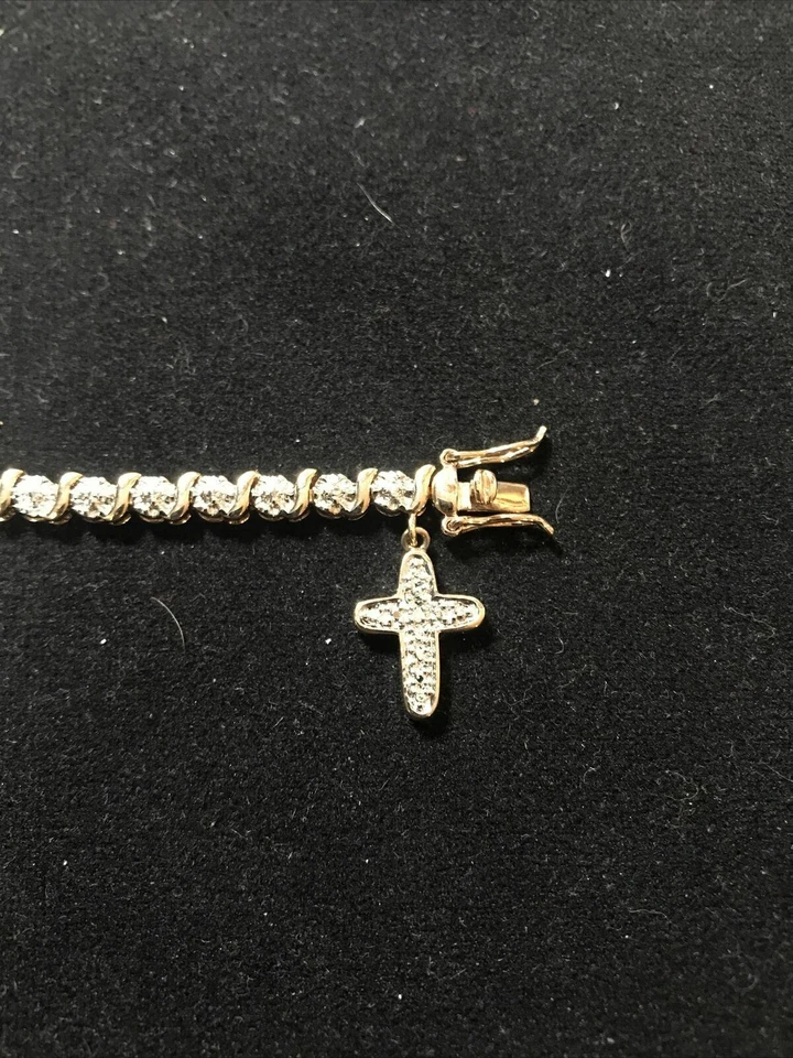 Pulsera chapada en oro plata de ley .925 con dije de cruz (Ster316) Foto 2 de 4