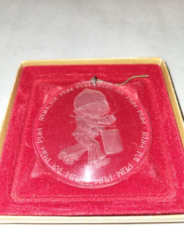 Vintage Acrylic Little Drummer Boy Holiday Christmas Ornament 1970s - Picture 2 of 4