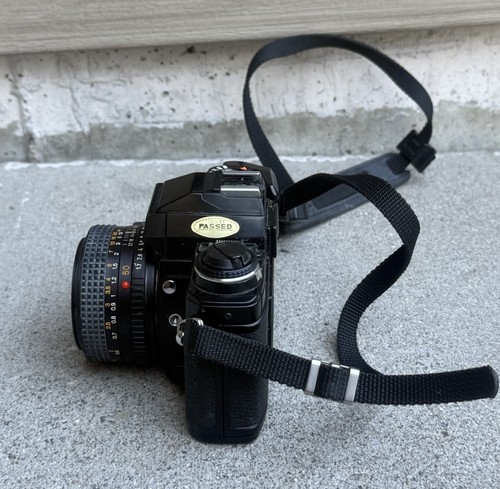 Minolta X-570 35mm film SLR camera with Minolta MD 50mm f/1.7 lens - Picture 4 of 10