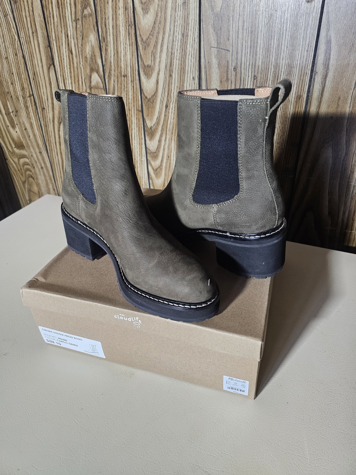Madewell Chelsea Lugsole Heeled Boots Cargo Green Size 10