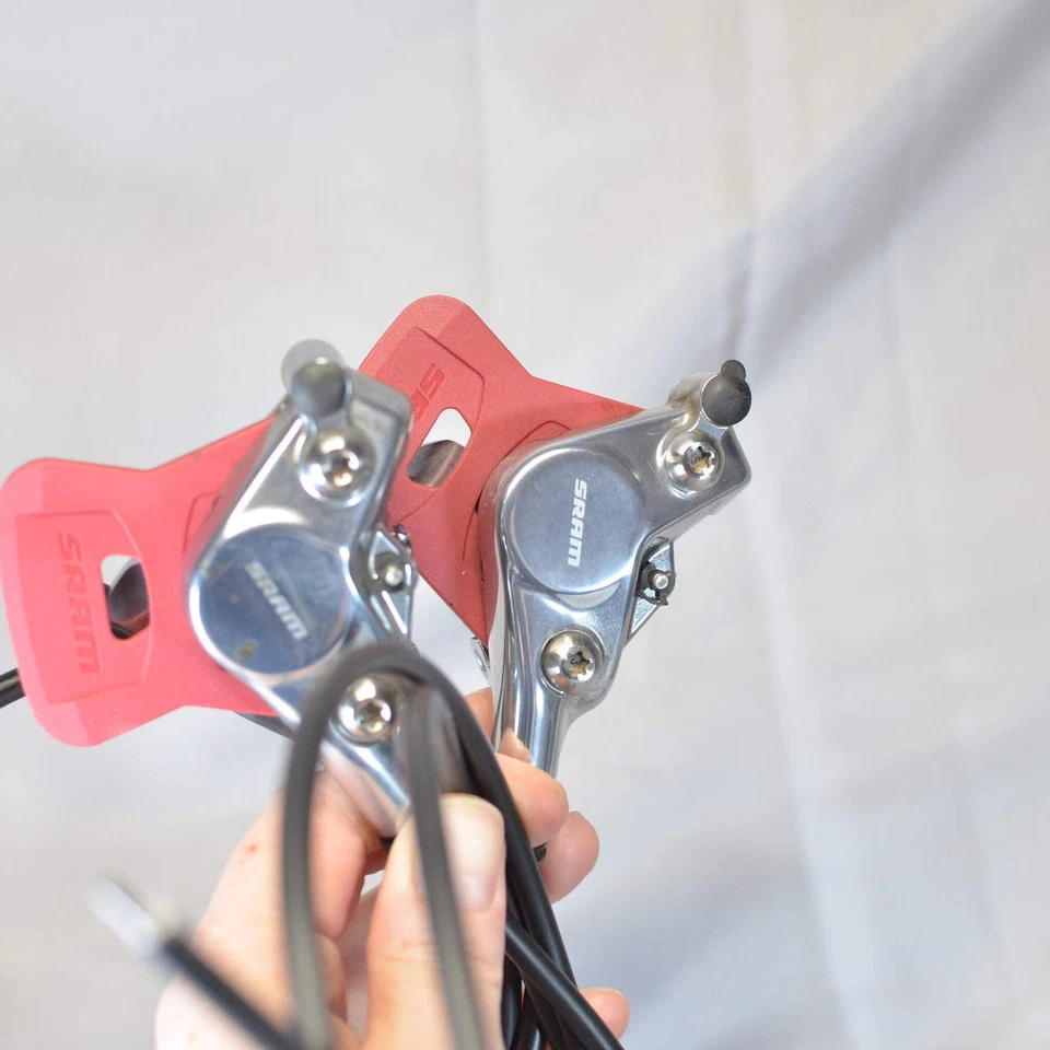 Pinzas de freno de disco hidráulicas de carretera SRAM Red AXS (12 velocidades), como nuevas Foto 3 de 4