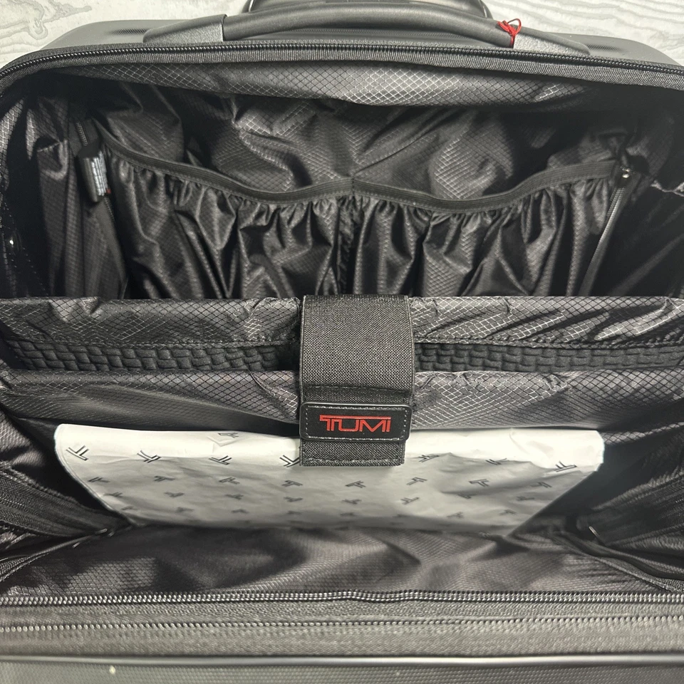 TUMI Unisex Under Seat Black Carry On Spinner 15" Laptop Pocket-TSA lock. NWT - Image 4 of 4