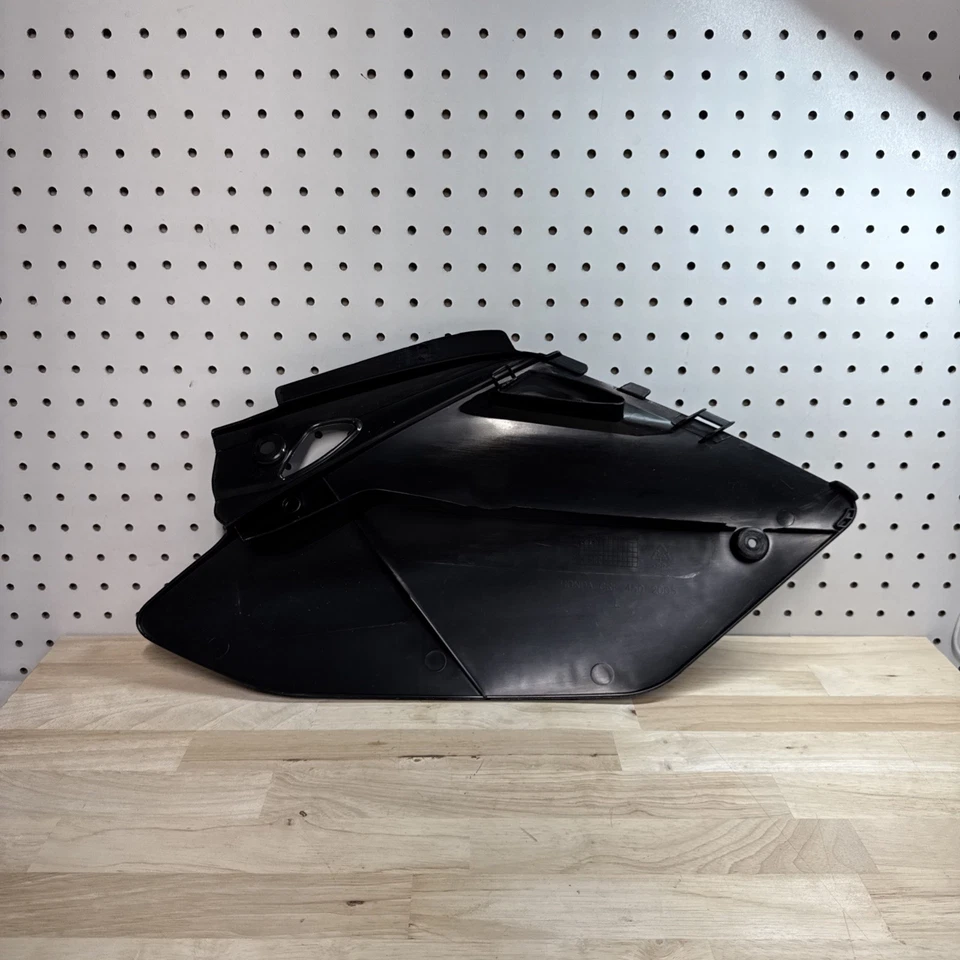Paneles numerados laterales traseros Polisport plástico negro Honda CRF450R 2005-2006 Foto 4 de 4