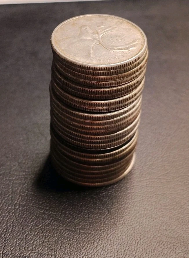 Cuartos de plata canadienses🇨🇦 - lote de 24 fechas mixtas años 30 - 60 todo 80% plata Foto 3 de 4