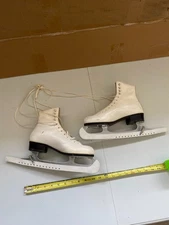 Riedell pre-owned Figure Skates 5.5 ice skates MK Sheffield white size 5 1/2