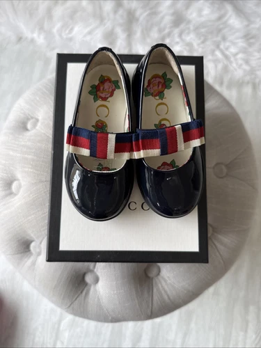 Nuovo con scatola 100% AUTENTICO Gucci bambina vernice pelle piatta Mary Janes taglia 21