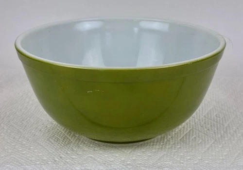 Vintage MCM PYREX Verde Green #403 2.5 QT Nesting Mixing Bowl 8.75"