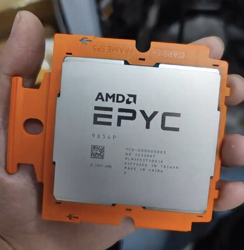 Gigabyte MZ33-AR0 Motherboard + AMD EPYC 9654 QS CPU + 12x SK 32GB 4800MHz RAMs - Picture 3 of 6
