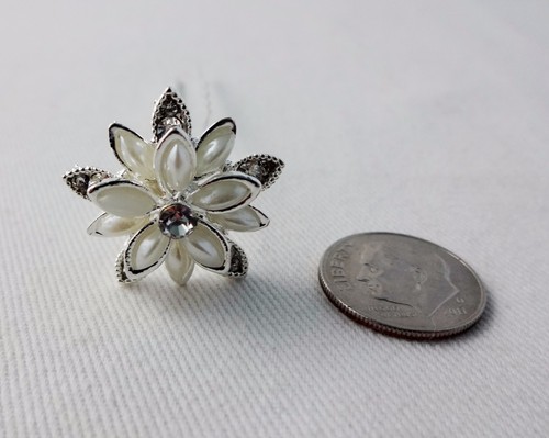 Pearl rhinestone hair pins set of two silver flowers hair jewelry bridal - Picture 5 of 5