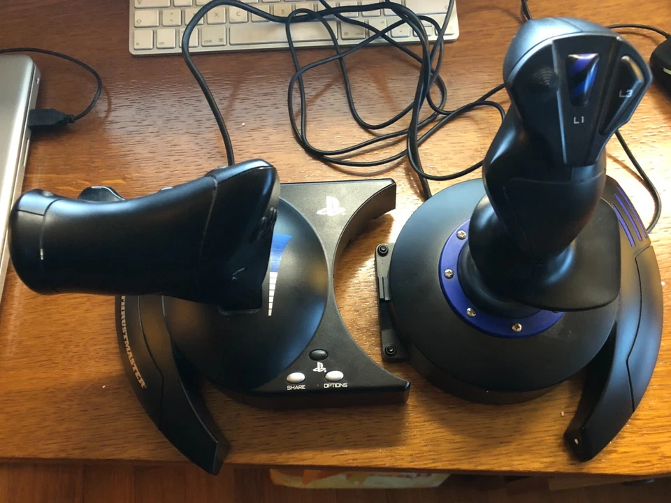 Thrustmaster T.Flight Hotas 4 Controller per PC, Xbox One - Nero - Immagine 2 di 3