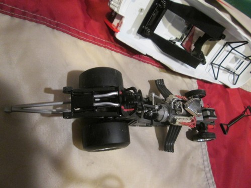 autographed John Force 2000 Castrol GTX Mustang Funny Car 1/24 diecast action - Picture 9 of 10