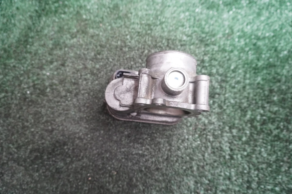 Jeep Compass 2011 2012 2,4 L carrocería del acelerador fabricante de equipos originales 181 k millas 04891735AC Foto 3 de 4