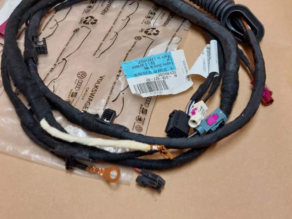 Seat Arona KJ Rear Right Upper Tailgate Wiring Cable 6F9971147B Genuine NEW - Image 3 of 4