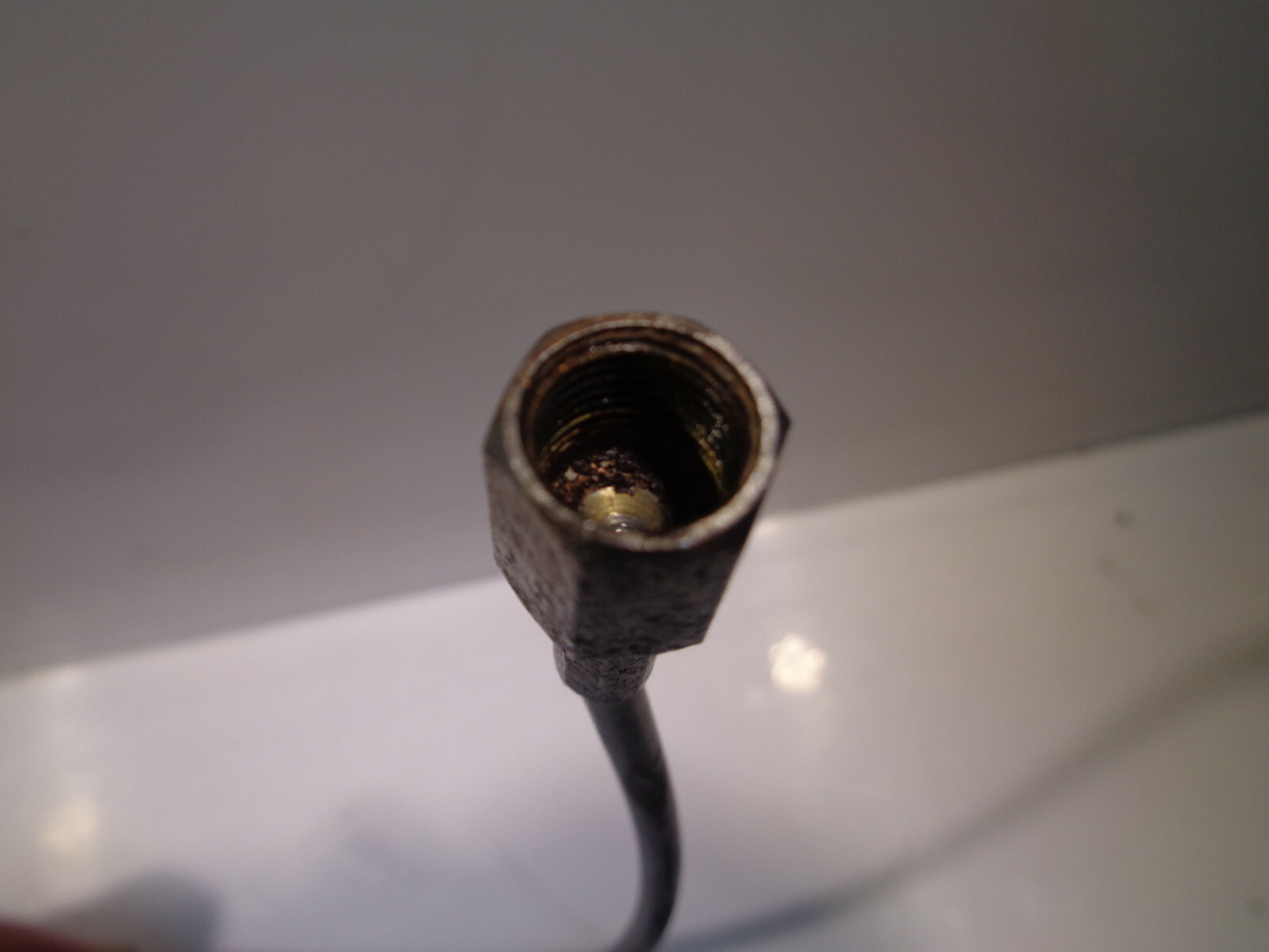 R1100S Clutch slave cylinder bleed pipe c/w banjo bolt BMW PtNr