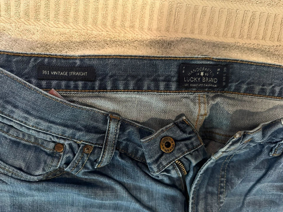 Lucky Brand Vintage Straight Denim Jeans 38W x 30L - Image 2 of 4