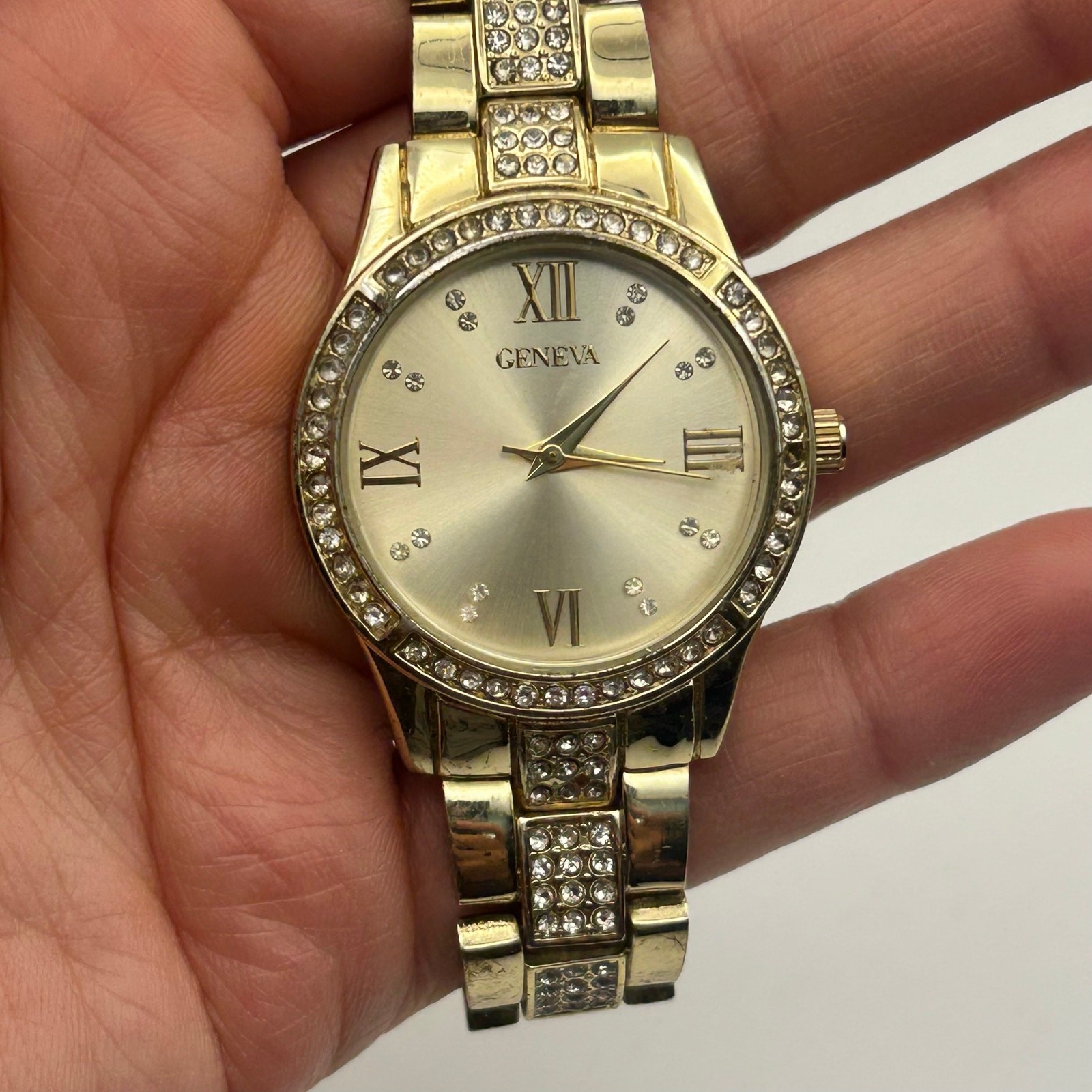Geneva Gold Tone Crystal-accented Women’s Fashion Watch Working New Battery image 7