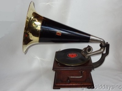 Victor Talking Machine Humpback Model II Brass Bell Horn