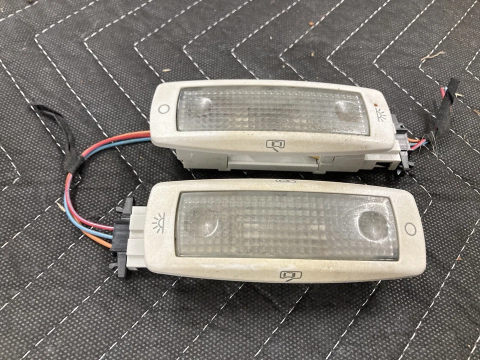 1999-2005 Volkswagen VW Jetta MK4 1540sj0 luz interna traseira superior Golf #2397M - Imagem 2 de 4