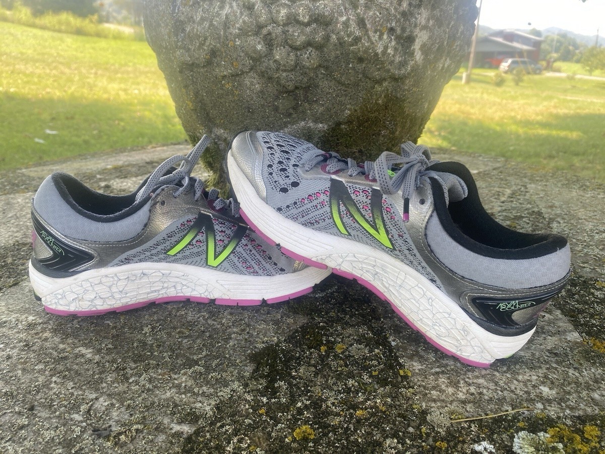 New Balance Women's 1260v7 Running Shoes Size