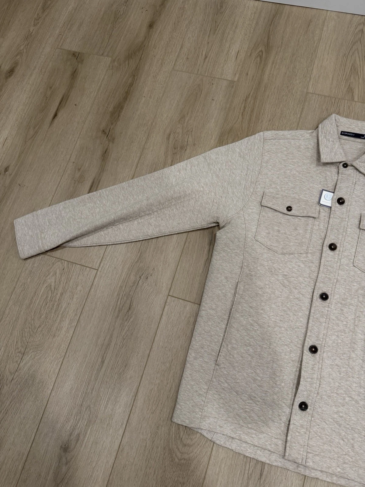 NWT B DRADDY Bradshaw Shirt Jacket Mens Medium Oatmeal Quilted Pockets Shacket - product detail image 3