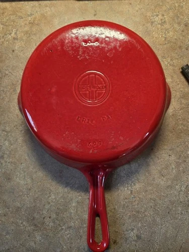 Vintage Griswold Cast Iron Skillet No 6 Red Cream Enamel 699F