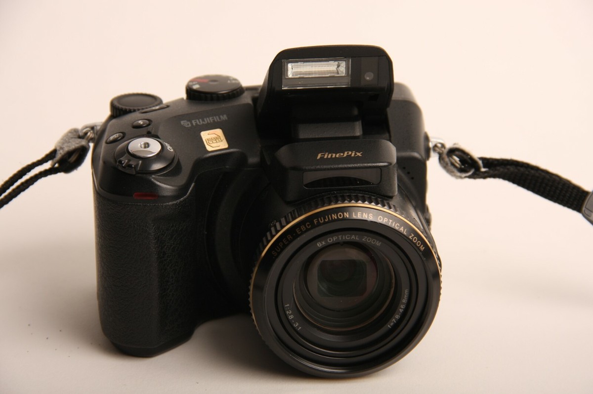 Fujifilm FinePix S7000 Digital Camera Point and Shoot AS-IS For
