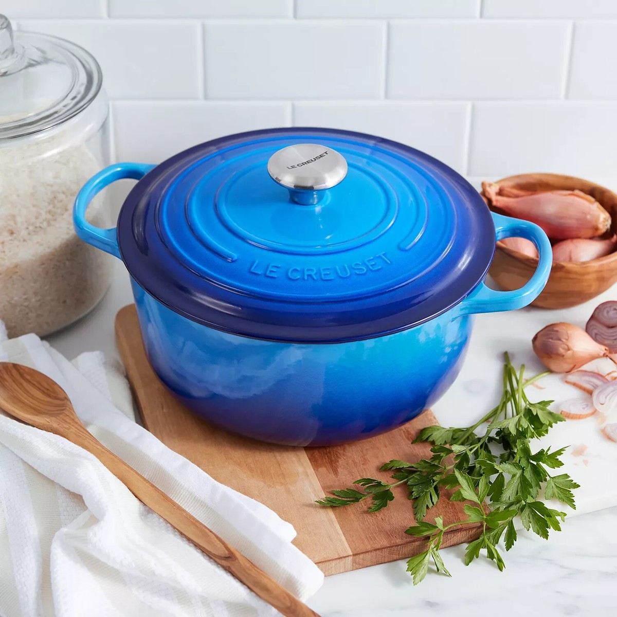 New Le Creuset Enameled Cast Iron Qt Round Dutch Oven AZURE