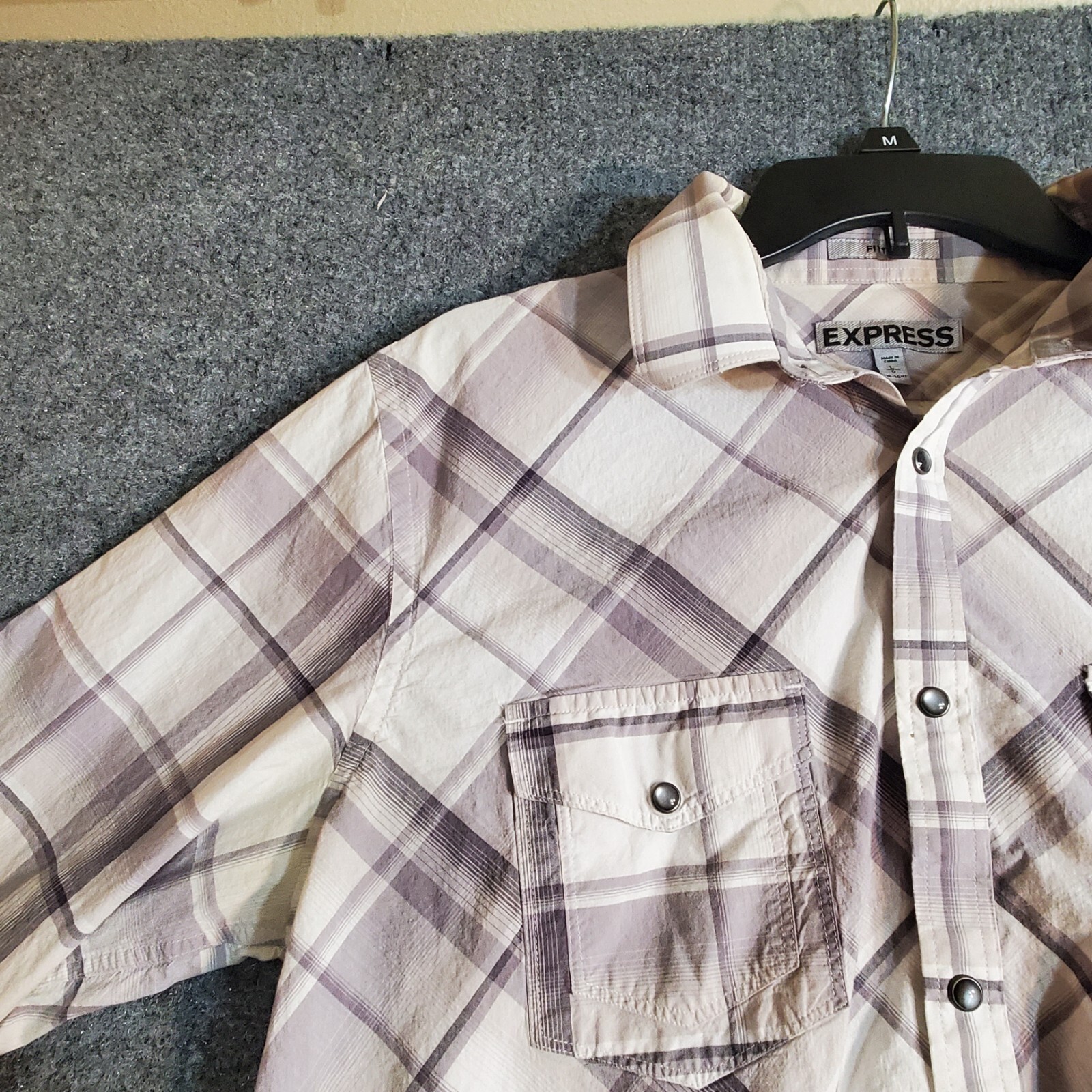 Large Express Fitted Snap Button Western Plaid Lo… - image 5