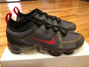 vapormax womens black and gold