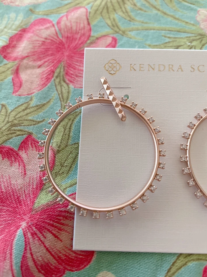 Pendientes de aro Kendra Scott Charlie Grace circonita cúbica, tono oro rosa, nuevos con etiquetas $80 Foto 4 de 4
