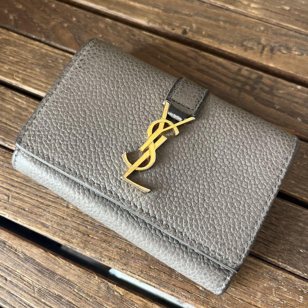 小物 SAINT LAURENT key CASE CASSANDRE SLIM KEY CASE IN GRAIN DE POUDRE LEATHER | Saint