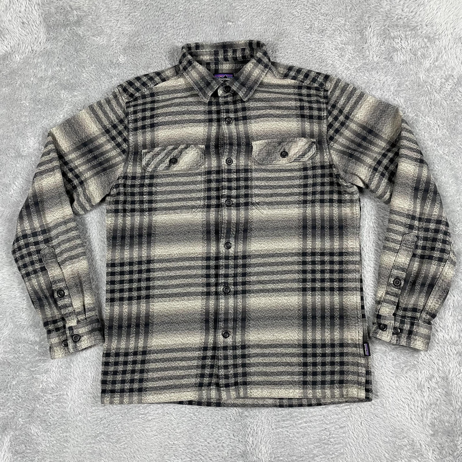 Patagonia Shirt Mens Small Gray Black Plaid Flannel Organic Cotton Button Front