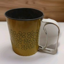 Vtg Androck Flour Sifter Gold w/ Daisy Design.