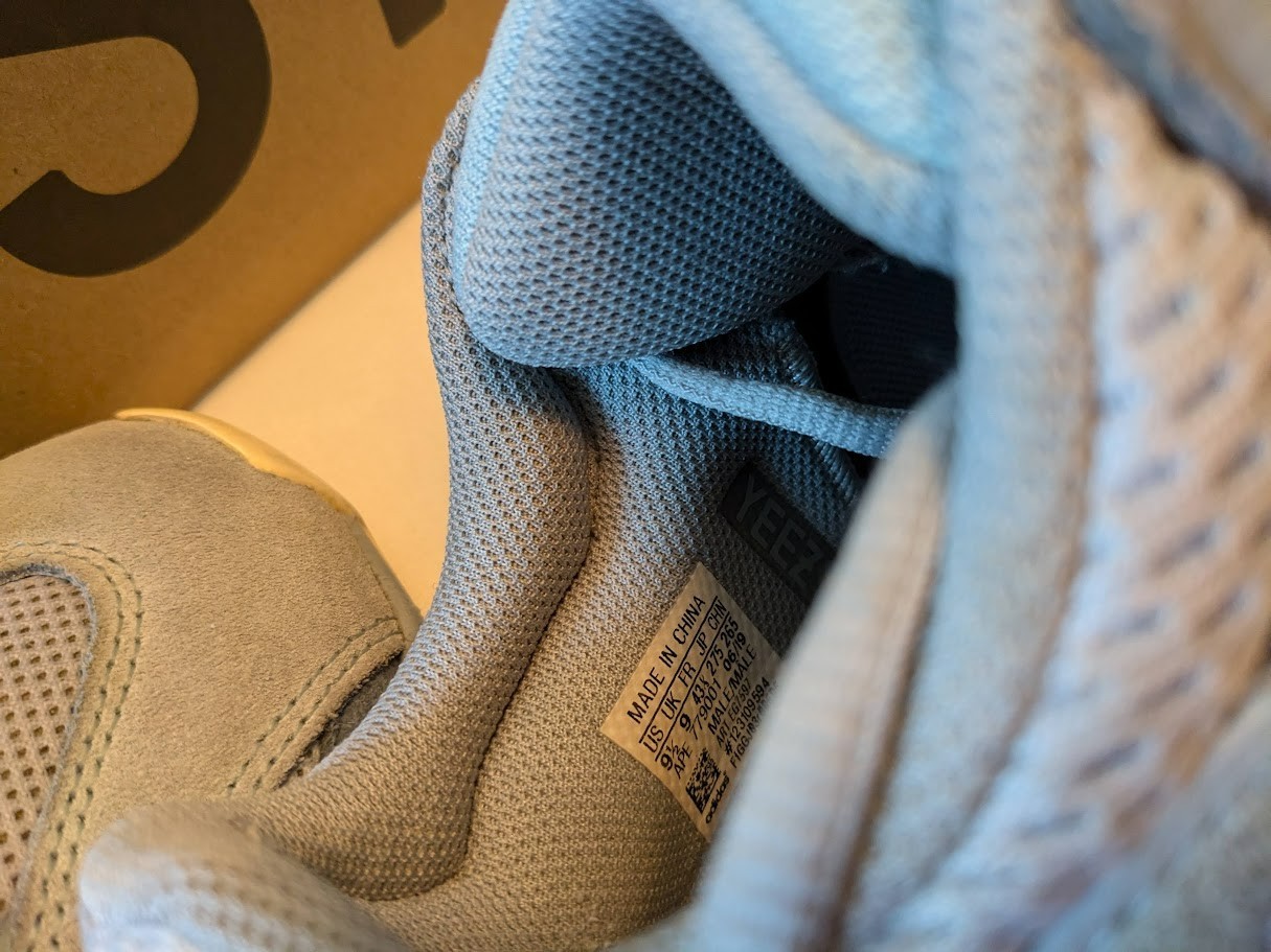 Adidas Yeezy Boost 700 Size 9.5 (Pre-Owned) thumbnail 6