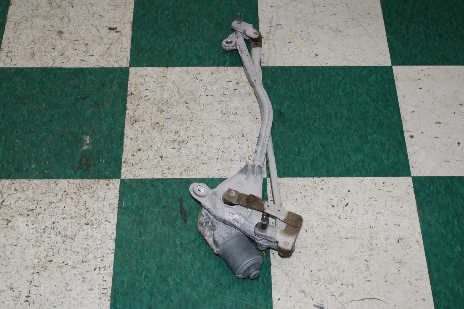 Bentley Continental GT 2019-2024 FRONT Windshield wiper motor