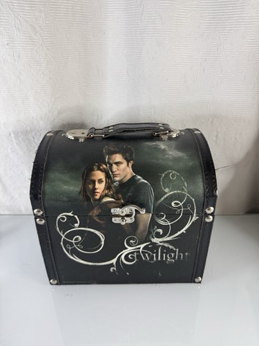 Twilight Saga Vintage Domed Trunk Chest Carrying Case Edward & Bella Neca 2008 