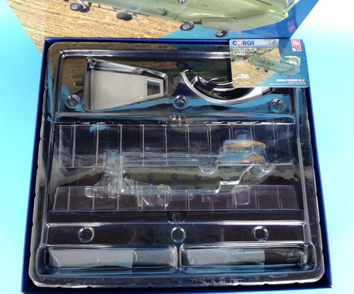 Corgi Boeing Chinook HC.4 ZA683 RAF No.27 Squadron 1/72 diecast model aircraft - Picture 6 of 12