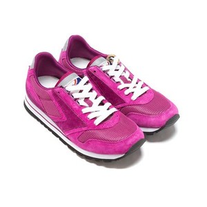 where are brooks shoes sold