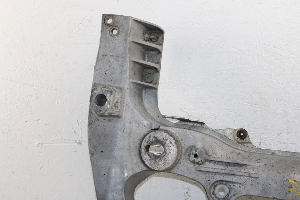 Nissan 370z 2009-2020 submarco delantero base del motor OEM GB62 Foto 3 de 4