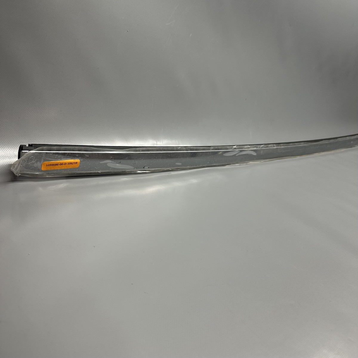 TESLA MODEL X DOOR WINDOW MOLDING RIGHT REAR 2016 17 18 19 2020