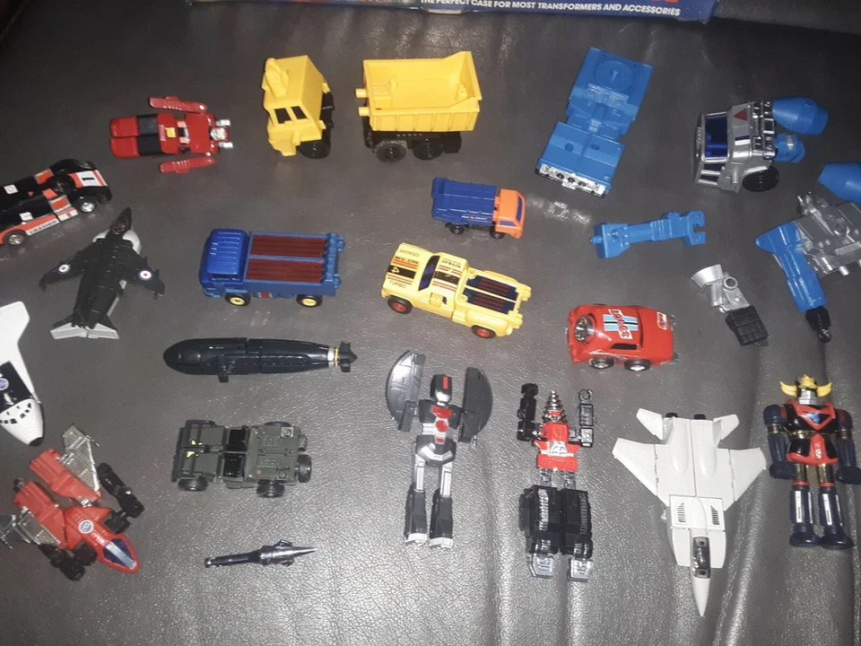 Vintage Transformers G1 Collector Case Full of Vintage Go Bot Collection #139 - Image 4 of 4